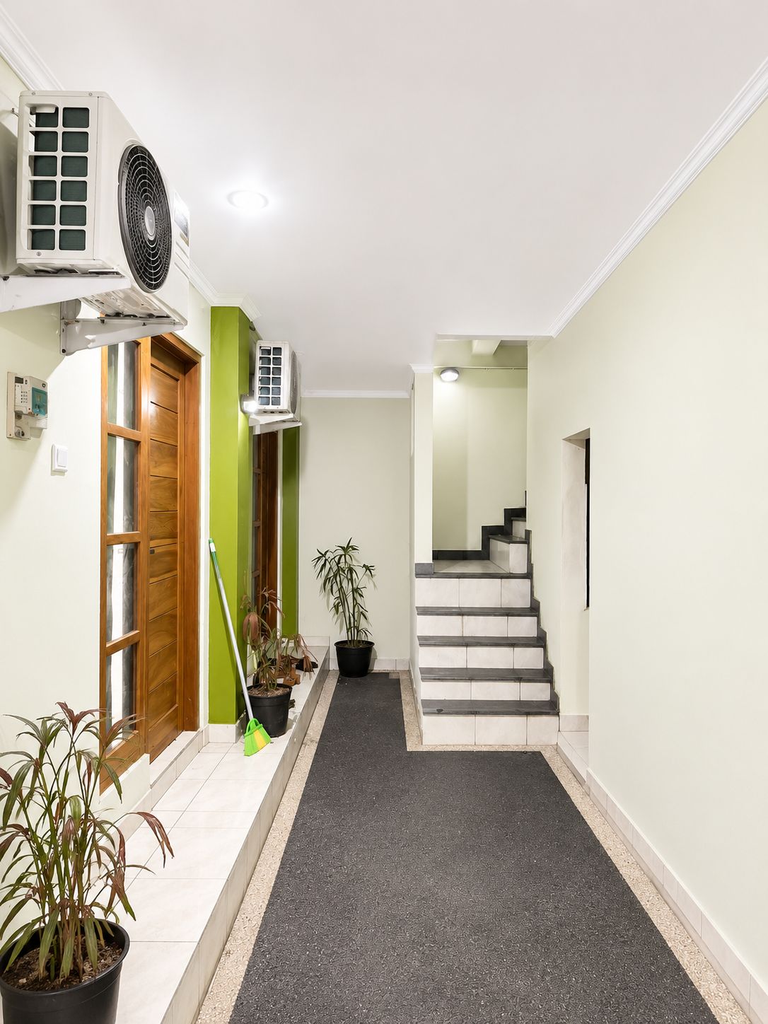 Livingku Green Corner gallery image